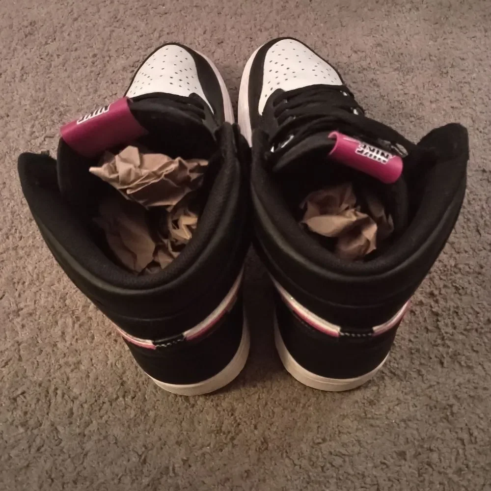 Jordan 1 Hi Sports Illustrated Men's Size 13 PRE-OWNED WITH EXTRA LACES & BOX